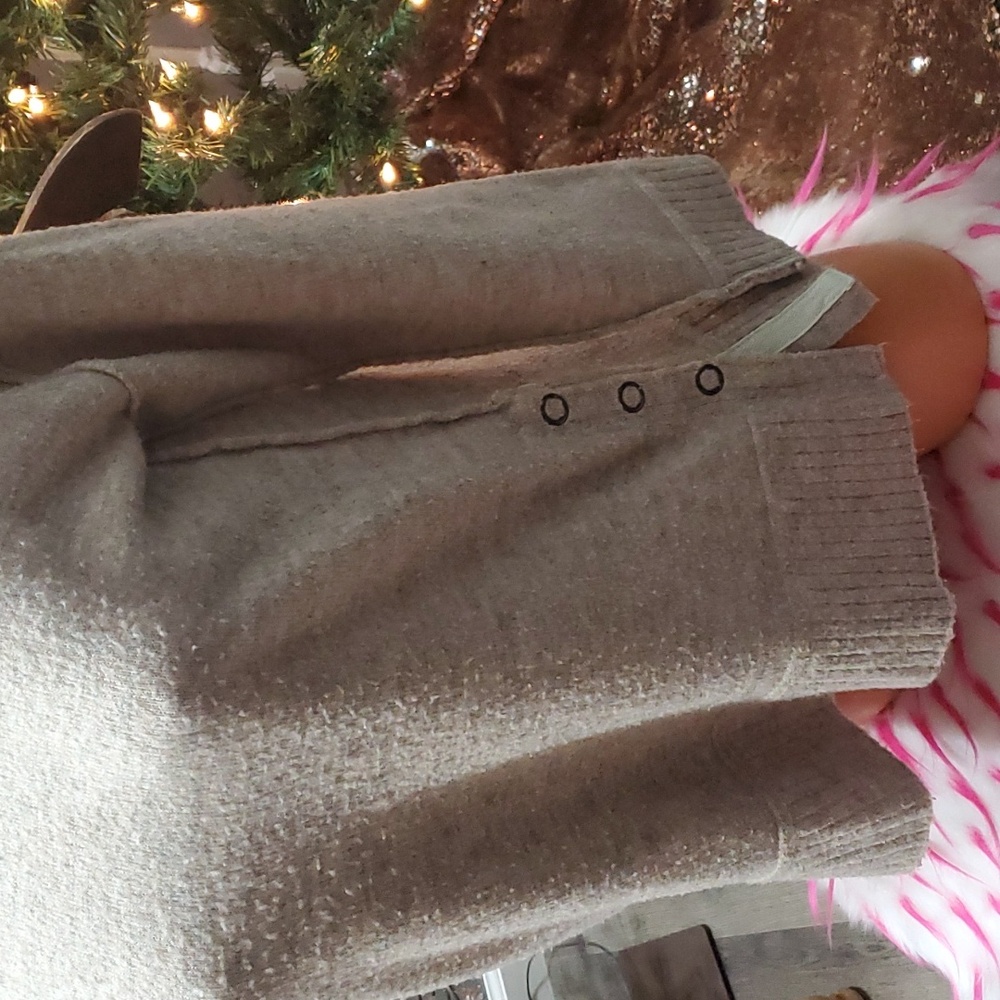 Hem & Thread Button Sweater S Euc - image 3